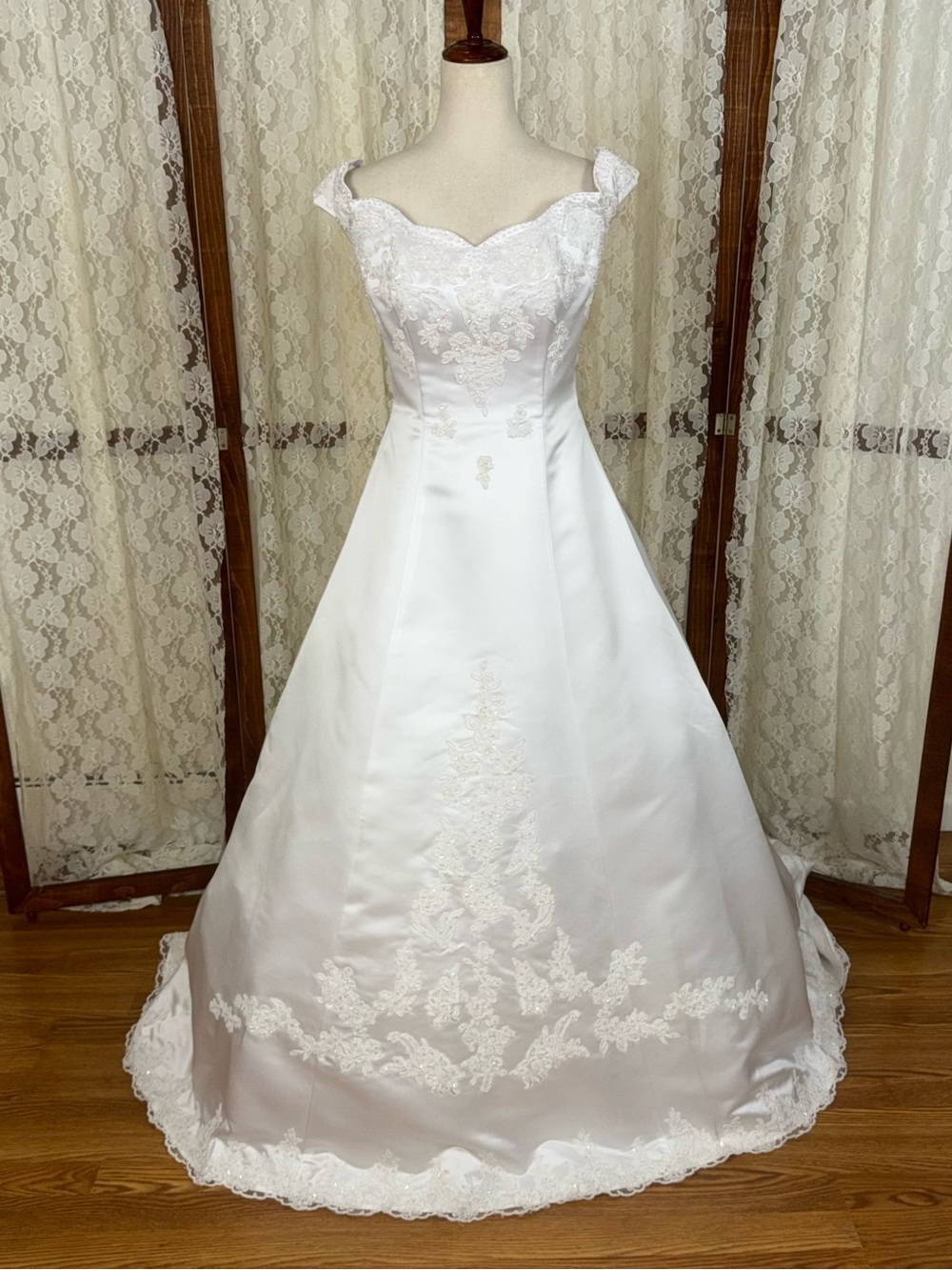 Stunning Vintage Y2K Alfred Angelo Scalloped Off Shoulder Wedding Gown